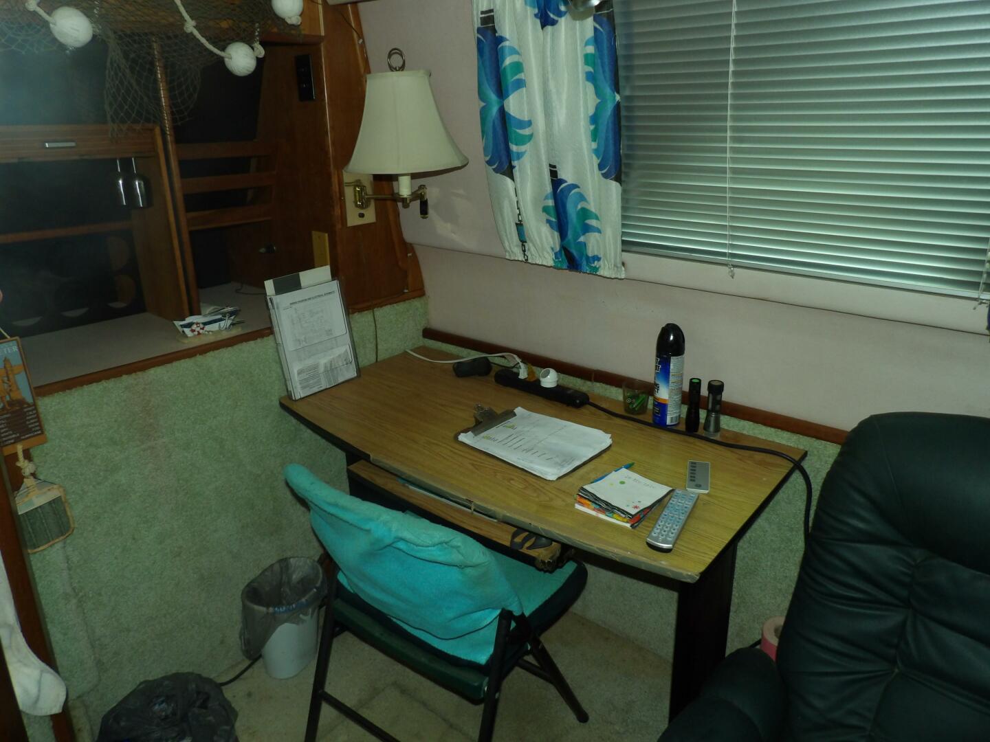 Slide: The Image of Sea Ray 440 Aft Cabin 1989 - 4578660