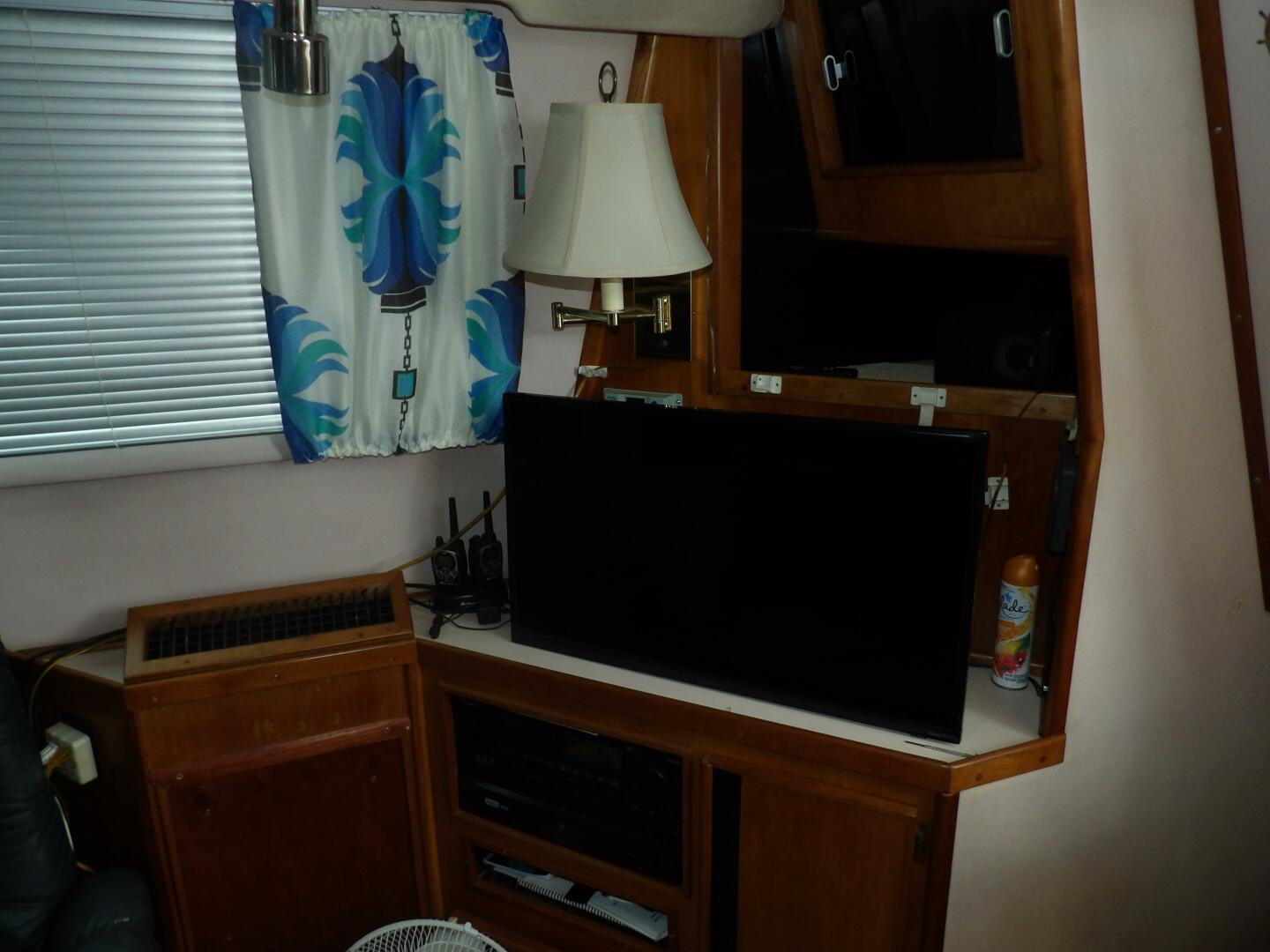 Slide: The Image of Sea Ray 440 Aft Cabin 1989 - 4578661