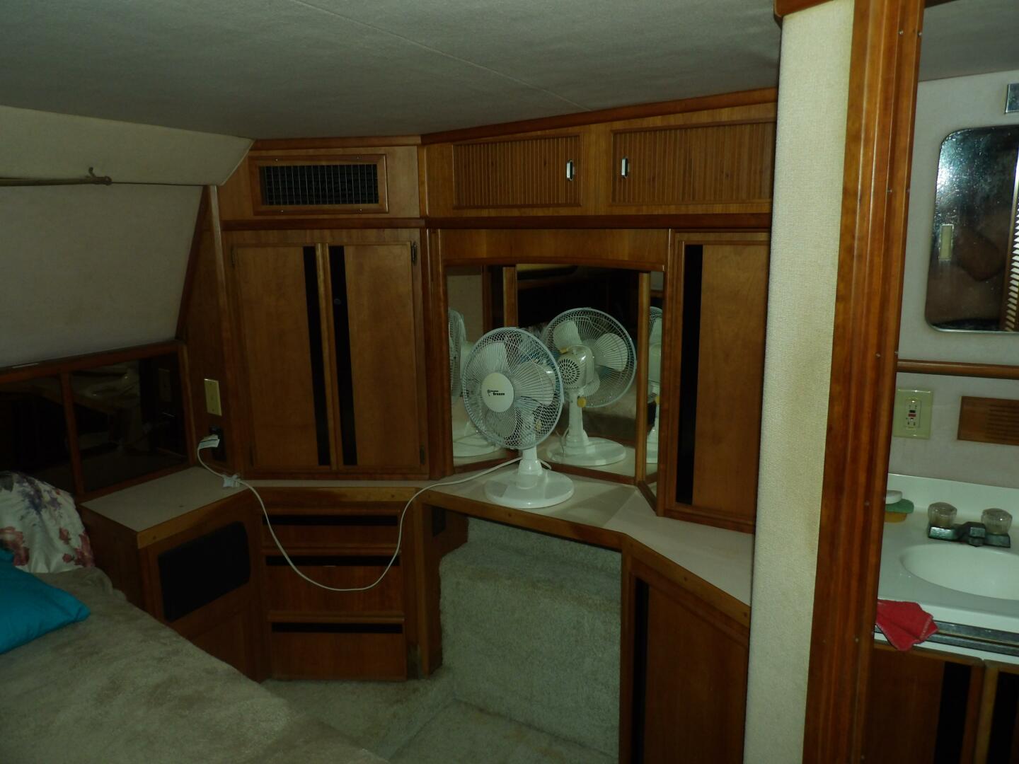 Slide: The Image of Sea Ray 440 Aft Cabin 1989 - 4578664