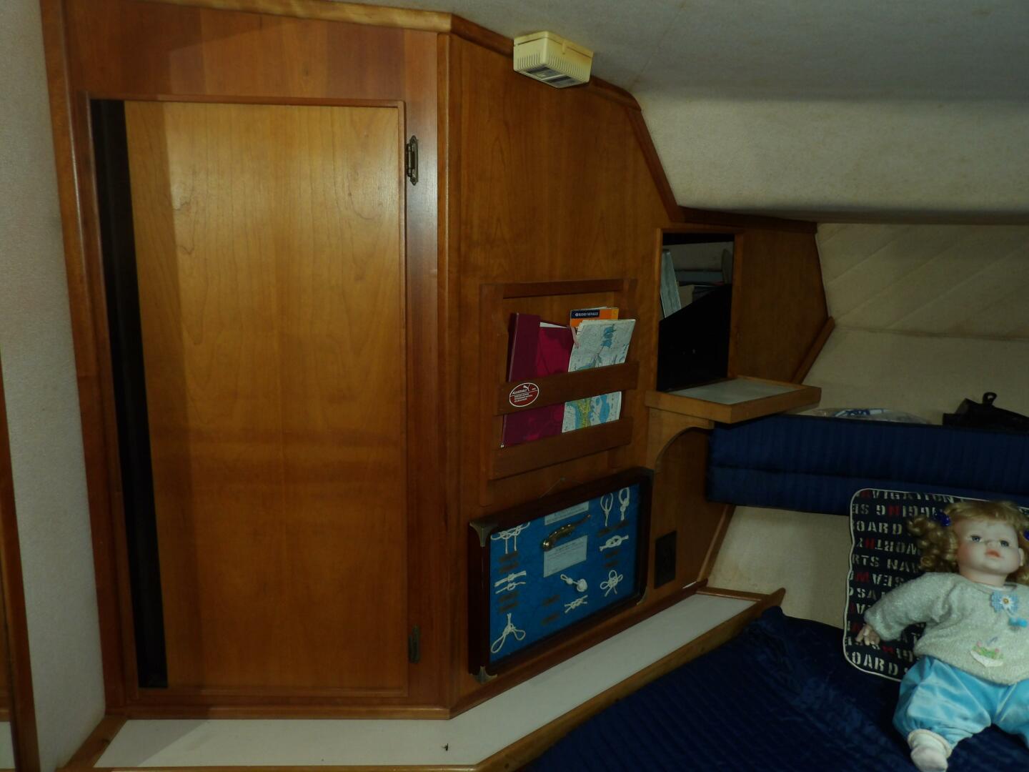 Slide: The Image of Sea Ray 440 Aft Cabin 1989 - 4578678