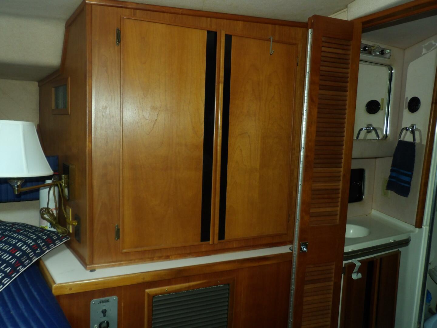 Slide: The Image of Sea Ray 440 Aft Cabin 1989 - 4578679
