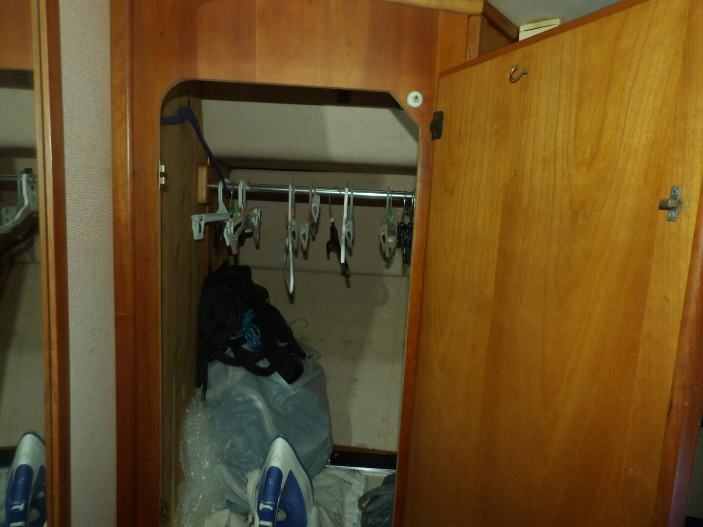 Slide: The Image of Sea Ray 440 Aft Cabin 1989 - 4578685