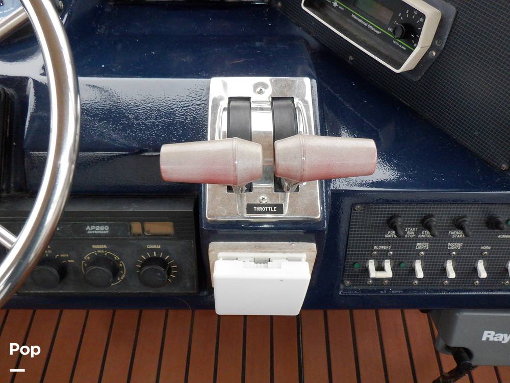 Slide: The Image of Sea Ray 440 Aft Cabin 1989 - 9950169