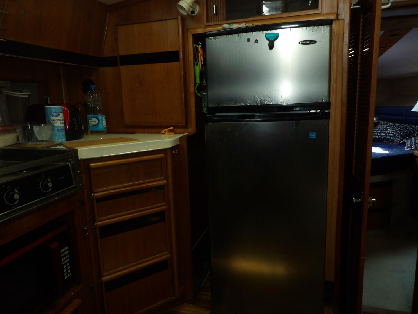 Slide: The Image of Sea Ray 440 Aft Cabin 1989 - 4578676