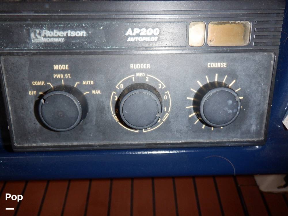 Slide: The Image of Sea Ray 440 Aft Cabin 1989 - 9950168