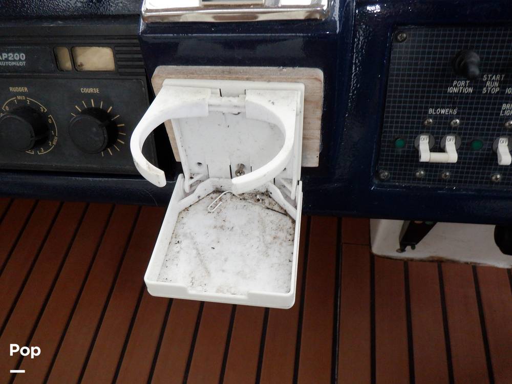 Slide: The Image of Sea Ray 440 Aft Cabin 1989 - 9950173