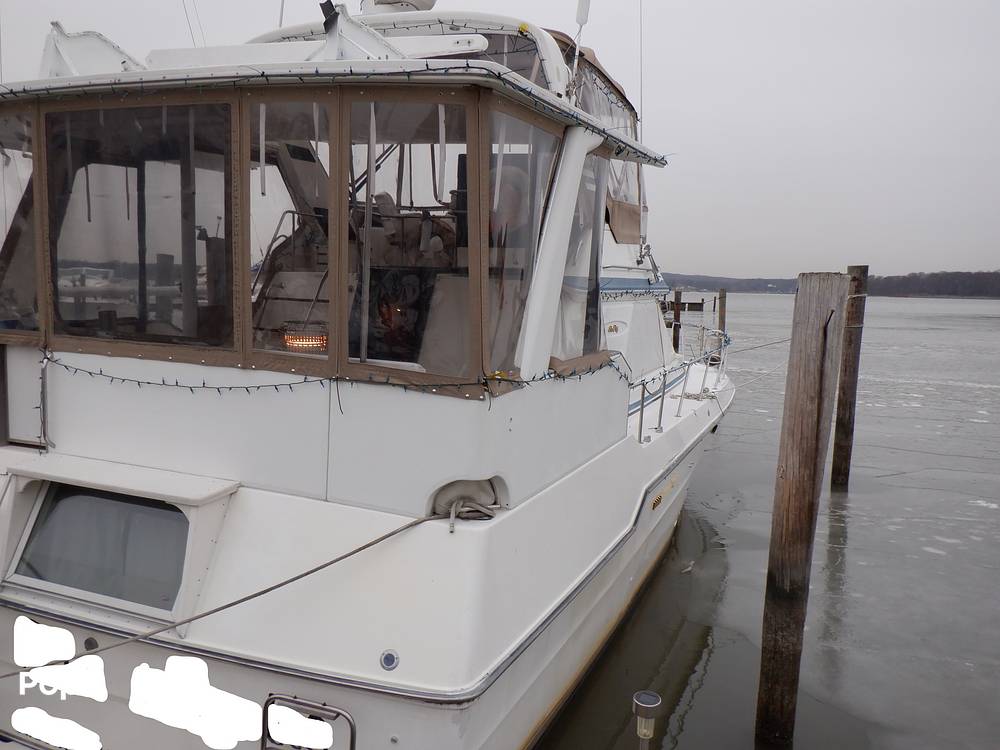 Slide: The Image of Sea Ray 440 Aft Cabin 1989 - 9950139