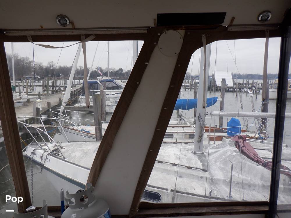 Slide: The Image of Sea Ray 440 Aft Cabin 1989 - 9950108