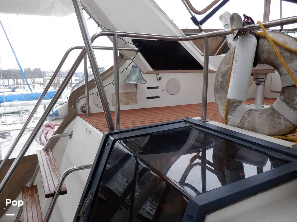Slide: The Image of Sea Ray 440 Aft Cabin 1989 - 9950196