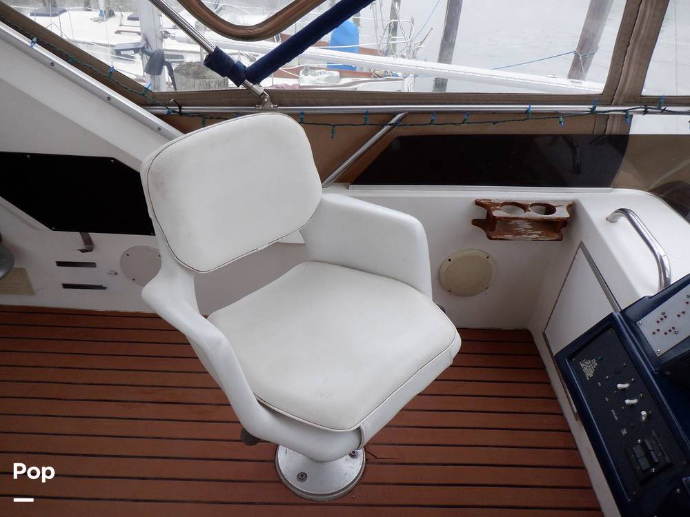Slide: The Image of Sea Ray 440 Aft Cabin 1989 - 9950178