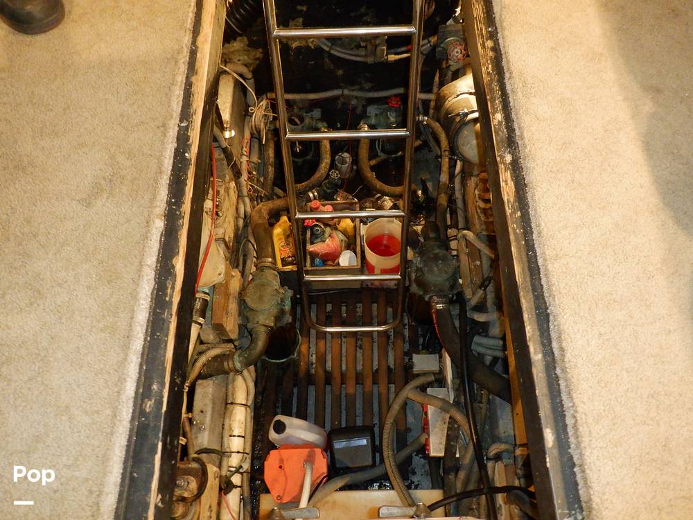 Slide: The Image of Sea Ray 440 Aft Cabin 1989 - 9950015