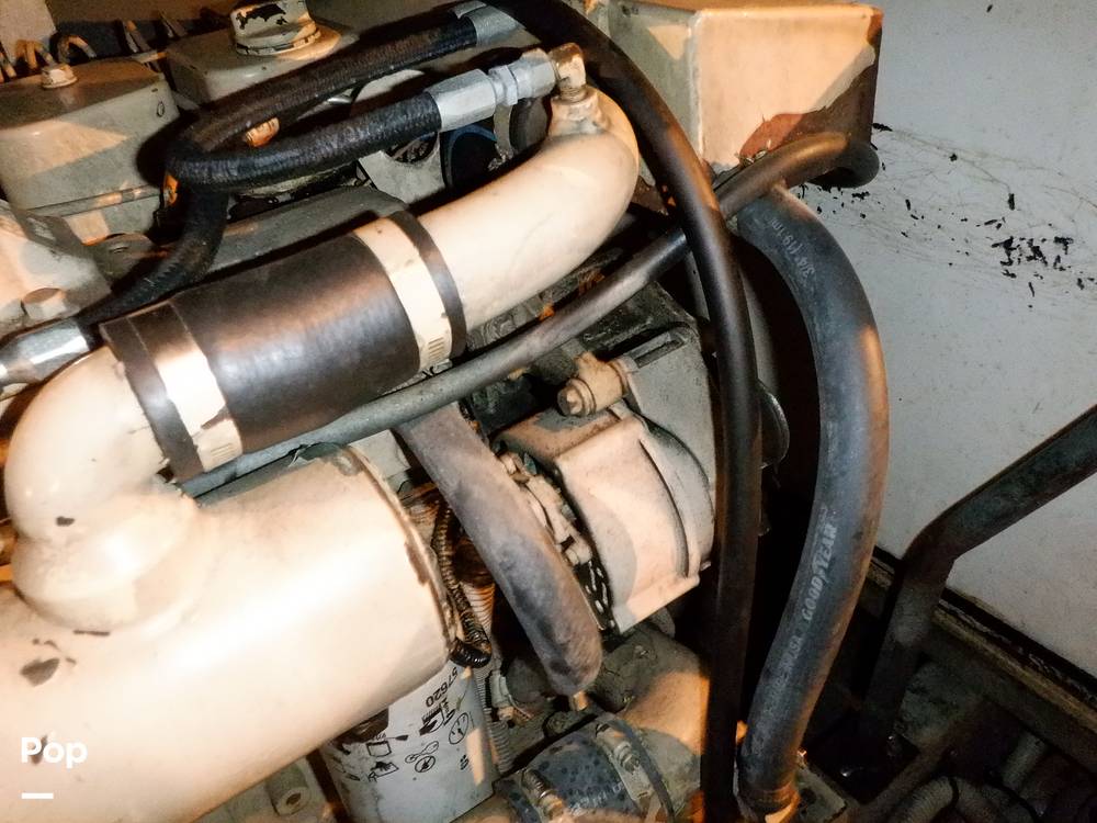 Slide: The Image of Sea Ray 440 Aft Cabin 1989 - 9950029
