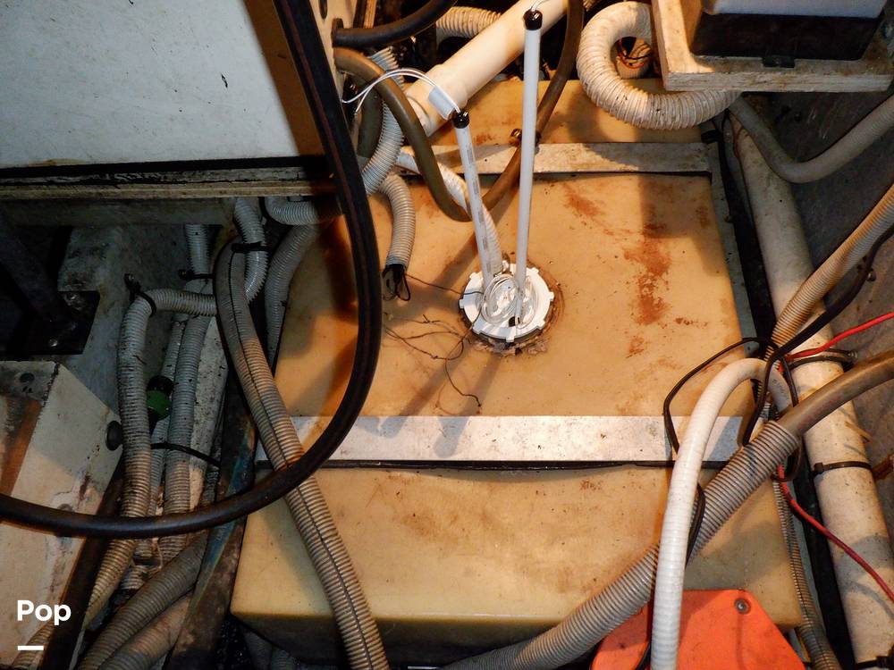 Slide: The Image of Sea Ray 440 Aft Cabin 1989 - 9950030