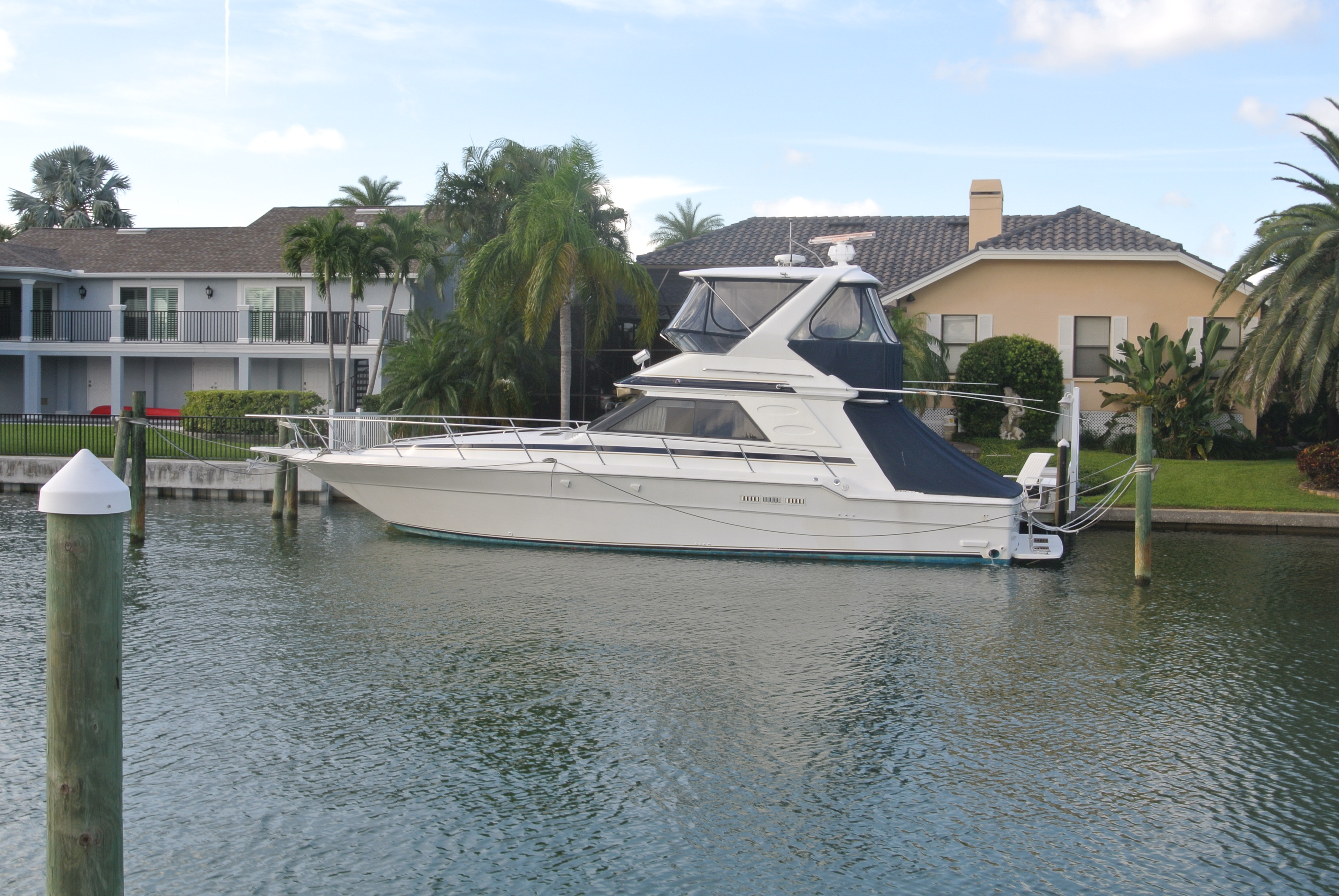Slide: The Image of Sea Ray 440 Convertible 1989 - 0