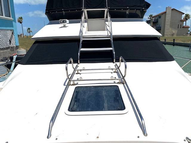Slide: The Image of Sea Ray 440 Express Bridge 1996 - 15555287