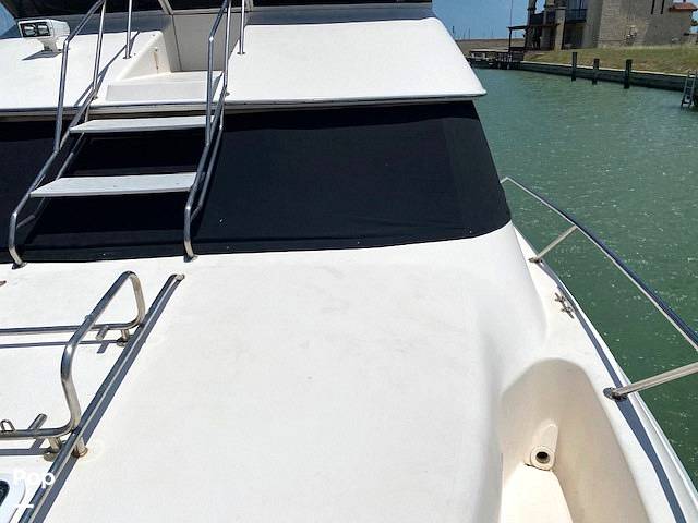 Slide: The Image of Sea Ray 440 Express Bridge 1996 - 15555288