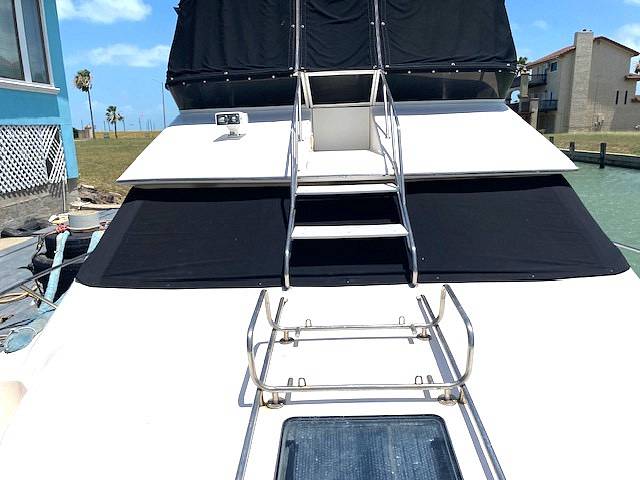 Slide: The Image of Sea Ray 440 Express Bridge 1996 - 15555294