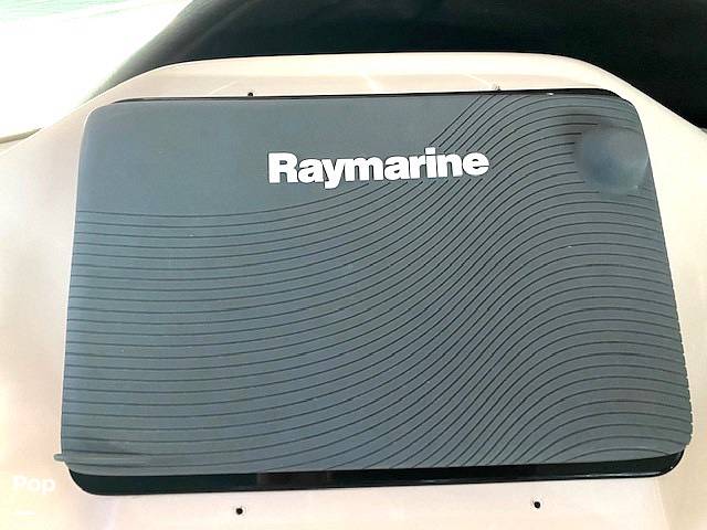 Slide: The Image of Sea Ray 440 Express Bridge 1996 - 15555547