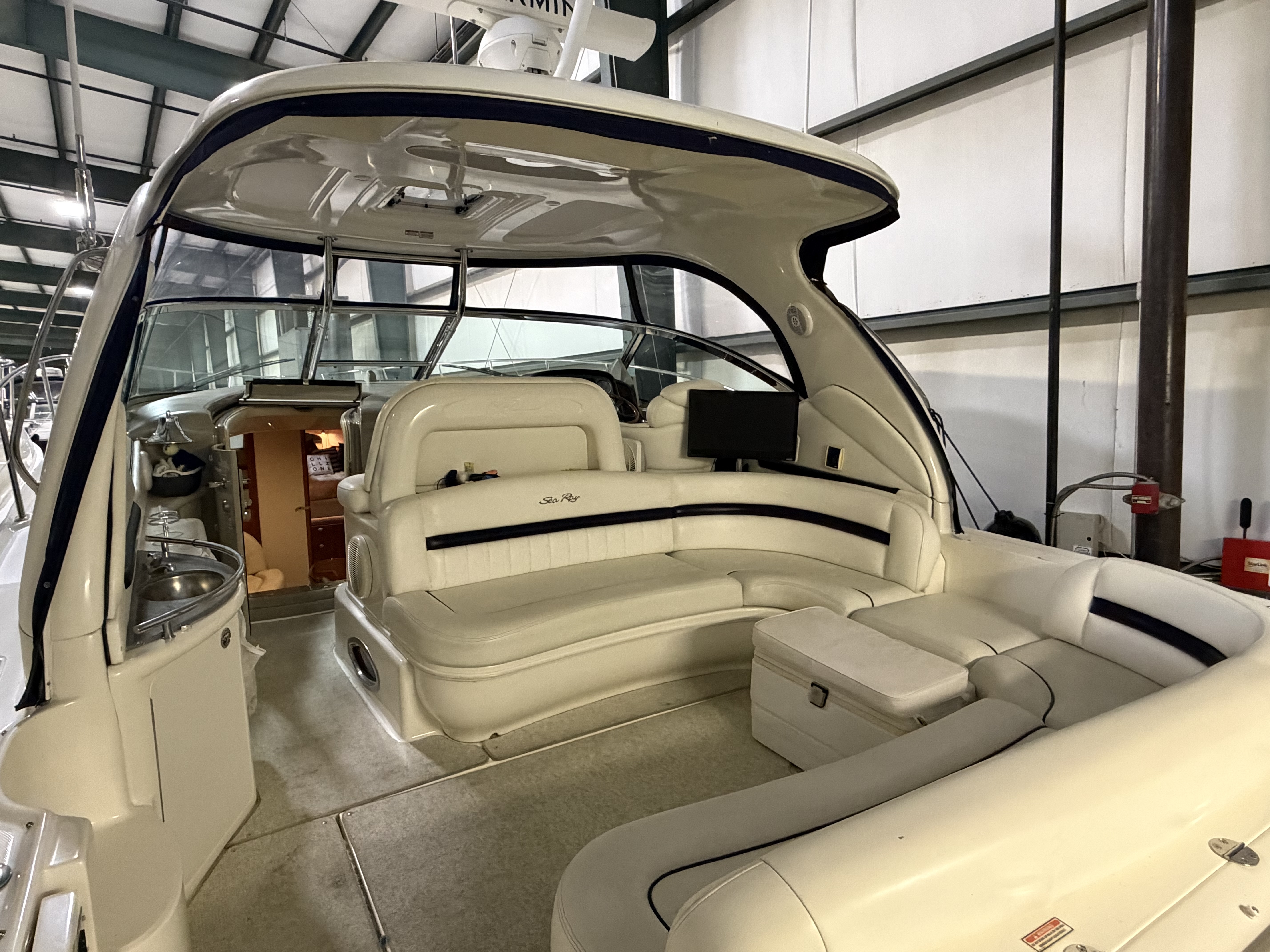 Slide: The Image of Sea Ray 44 SUNDANCER 2006 - 13