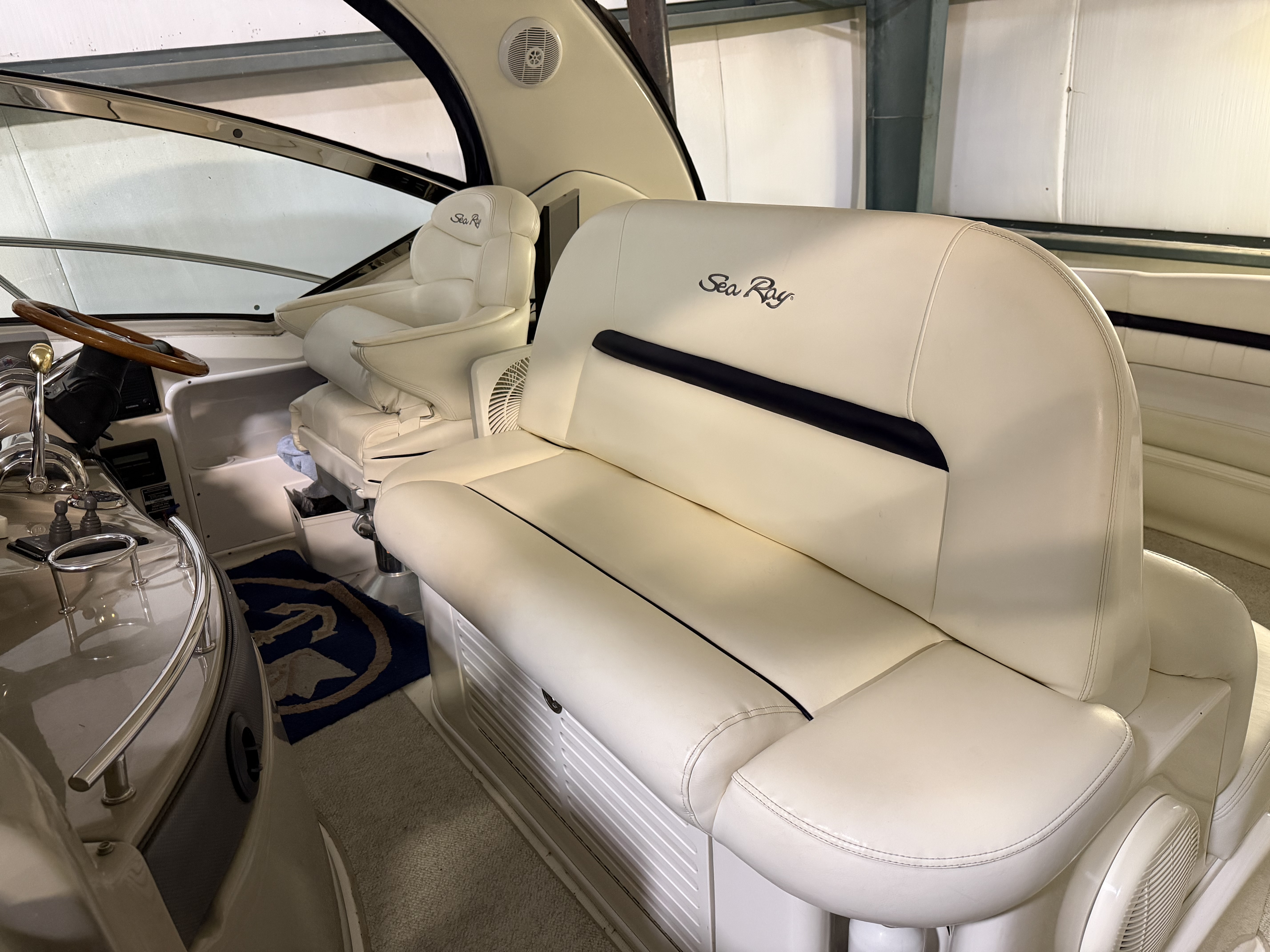Slide: The Image of Sea Ray 44 SUNDANCER 2006 - 19