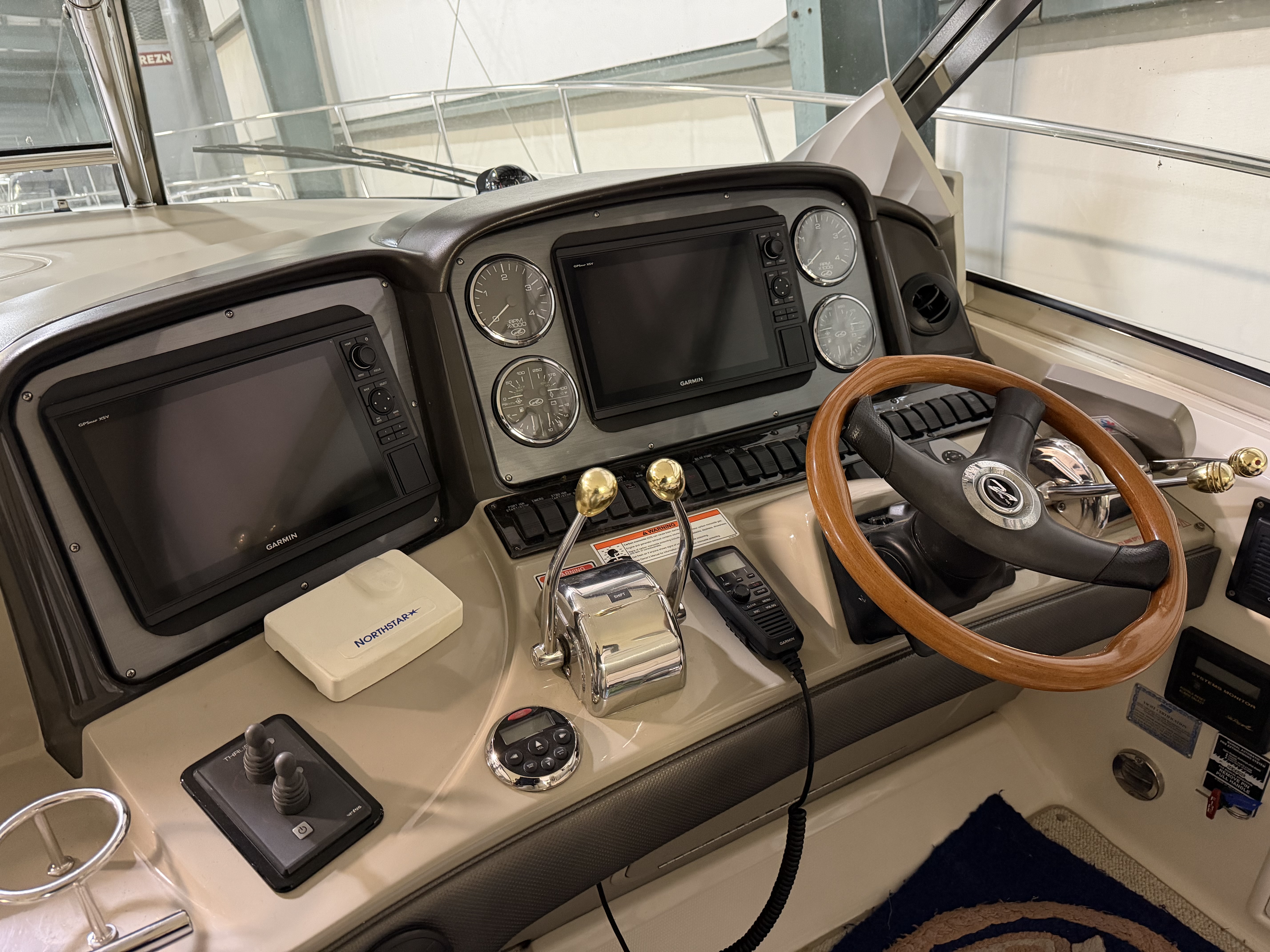 Slide: The Image of Sea Ray 44 SUNDANCER 2006 - 20