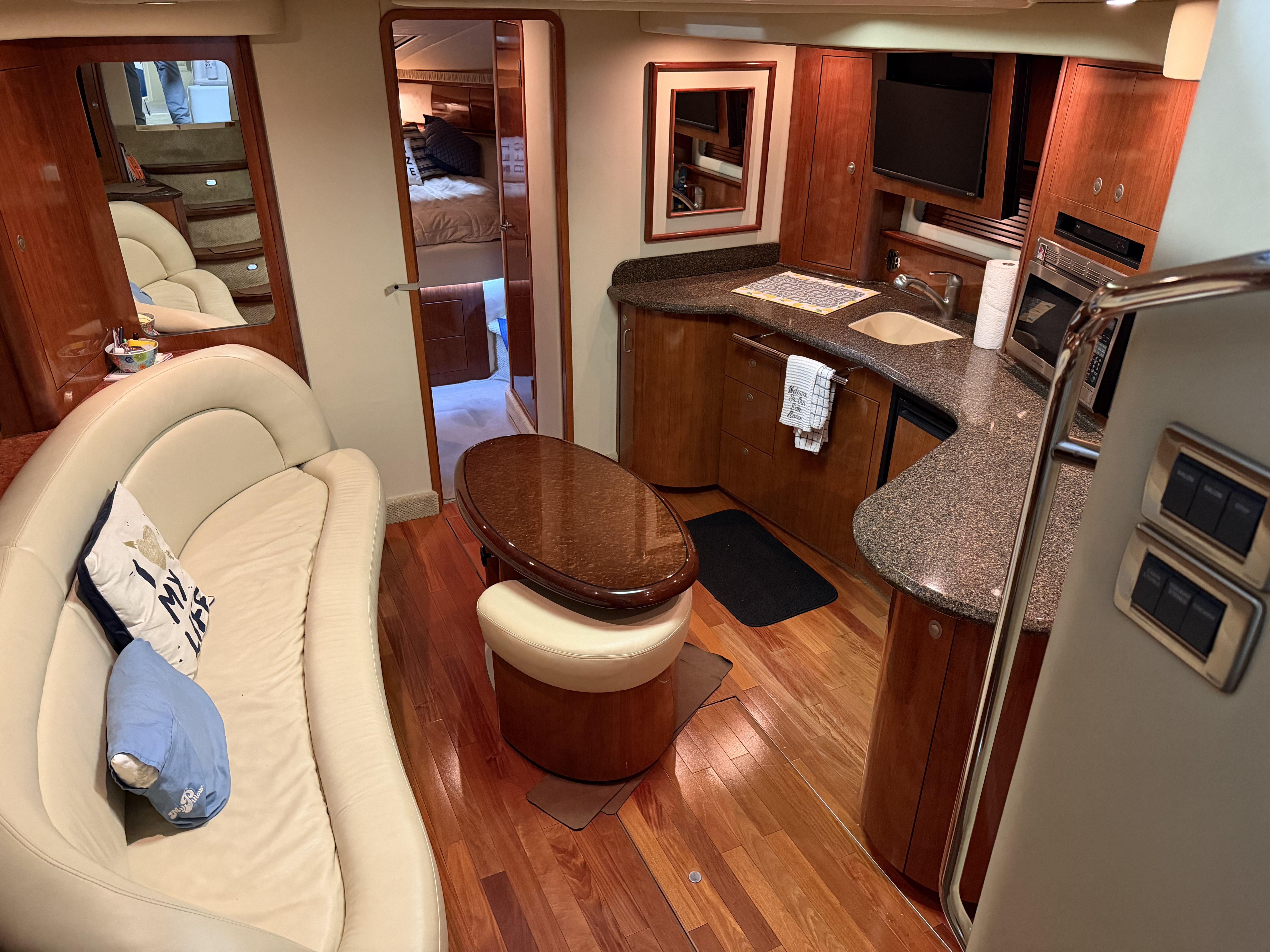 Slide: The Image of Sea Ray 44 SUNDANCER 2006 - 25