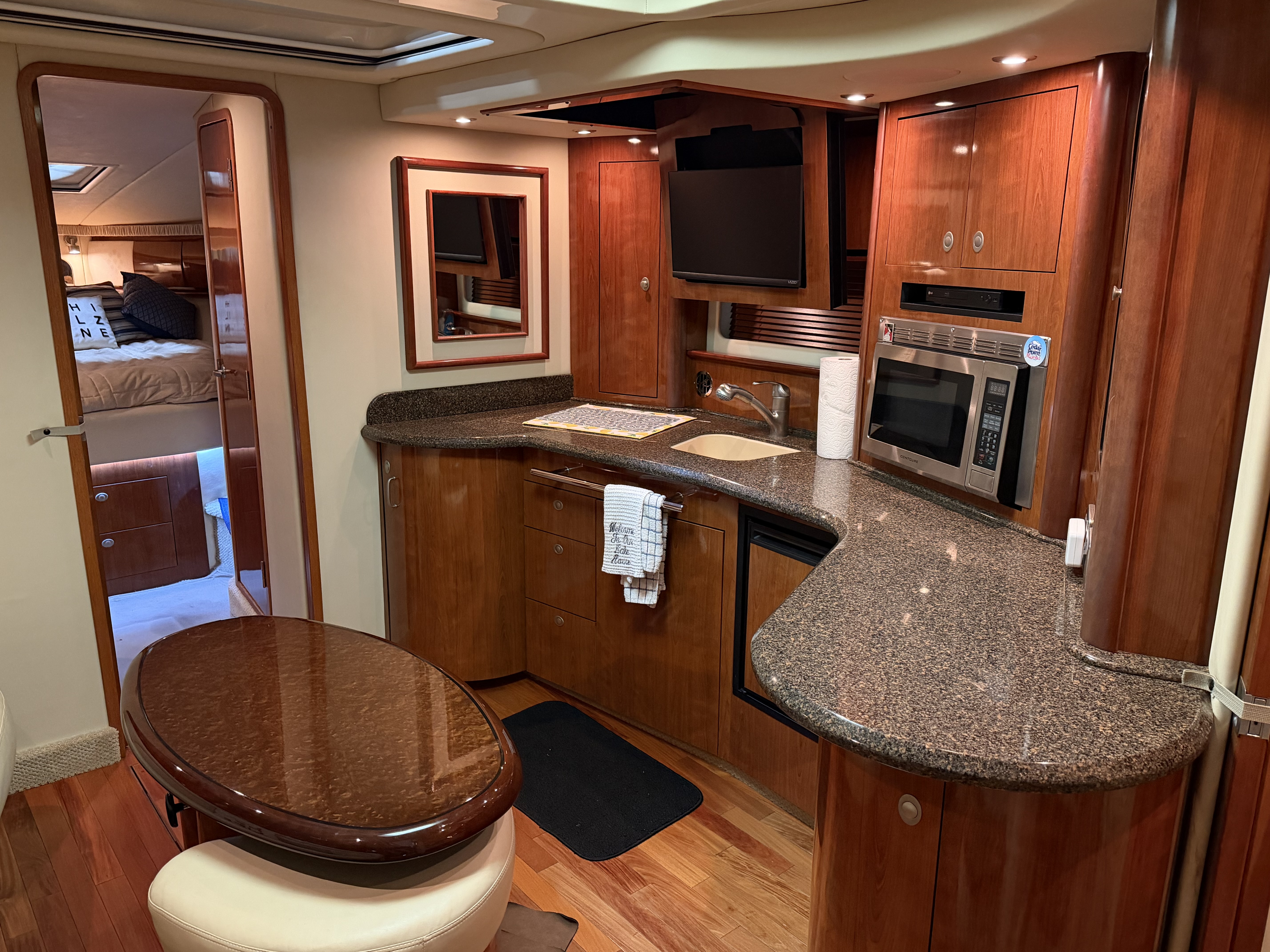 Slide: The Image of Sea Ray 44 SUNDANCER 2006 - 26