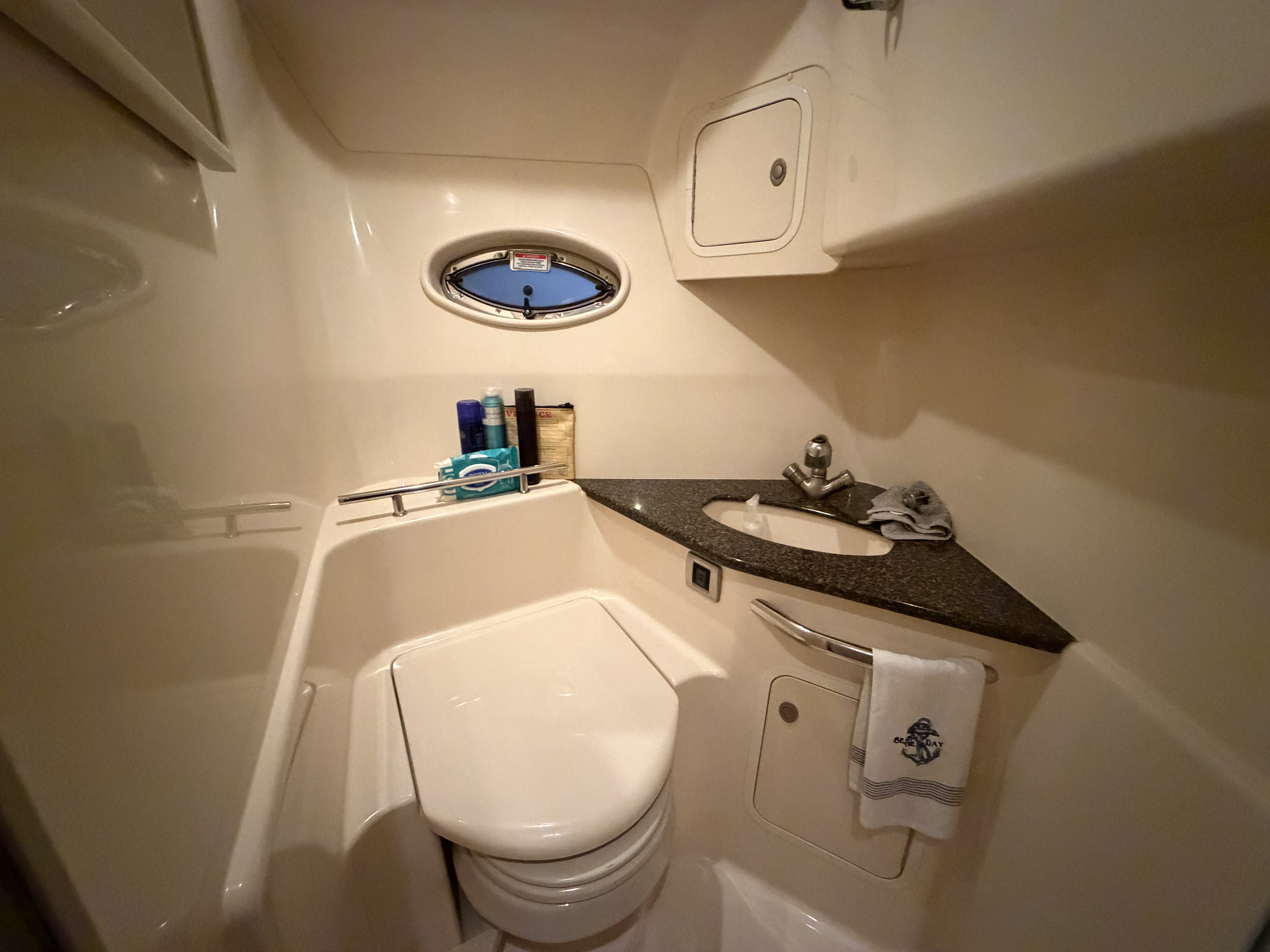 Slide: The Image of Sea Ray 44 SUNDANCER 2006 - 41