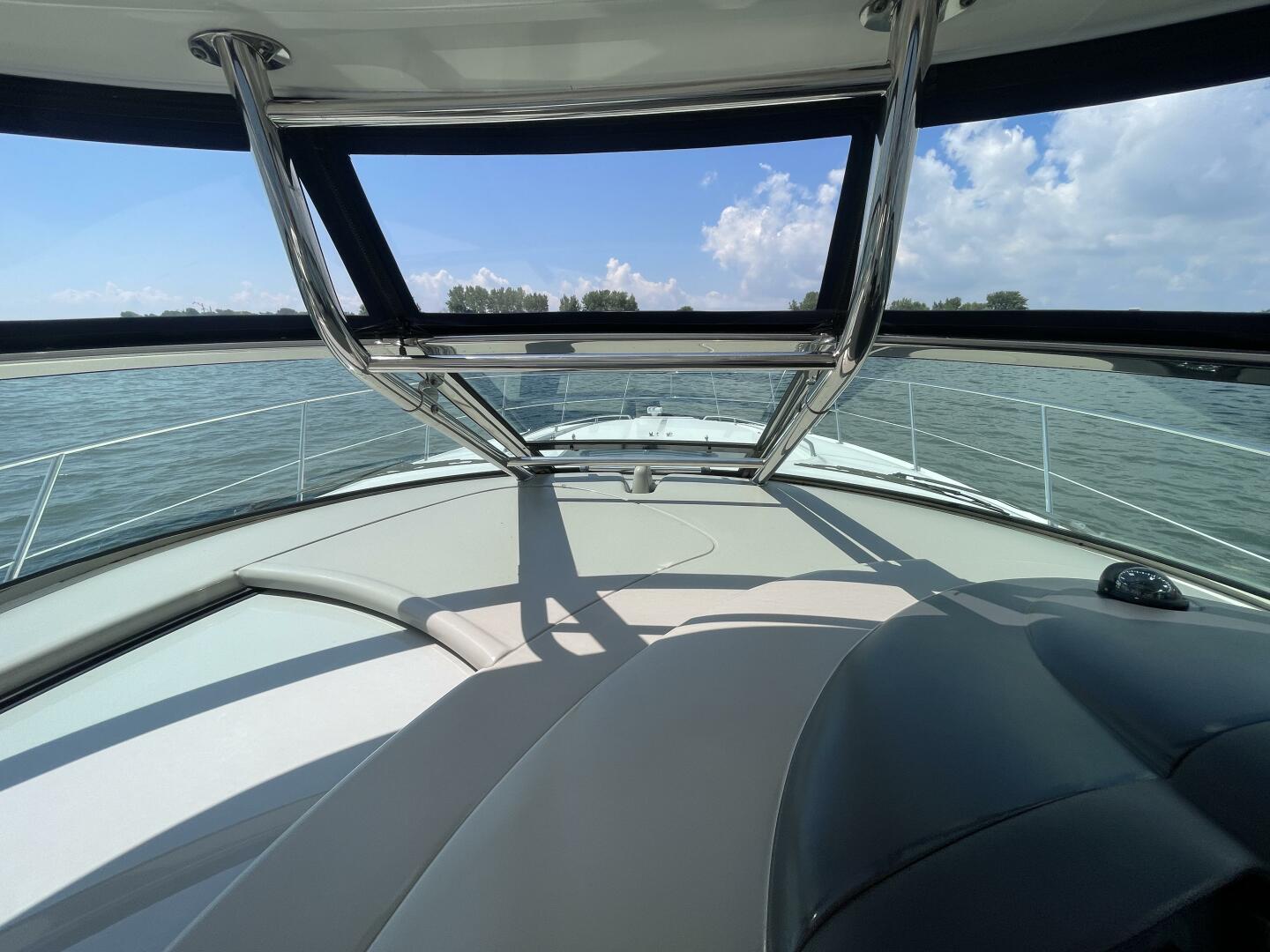 Slide: The Image of Sea Ray 44 Sundancer 2006 - 5476347