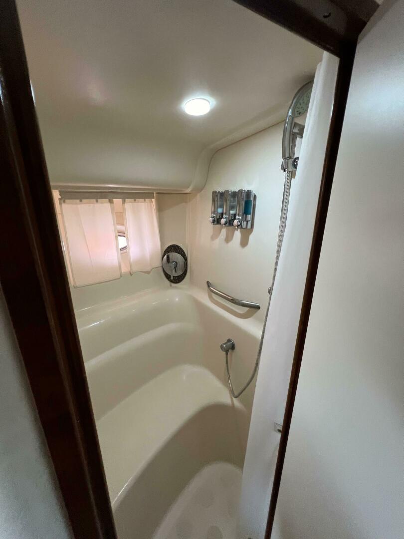 Slide: The Image of Sea Ray 44 Sundancer 2008 - 4772212