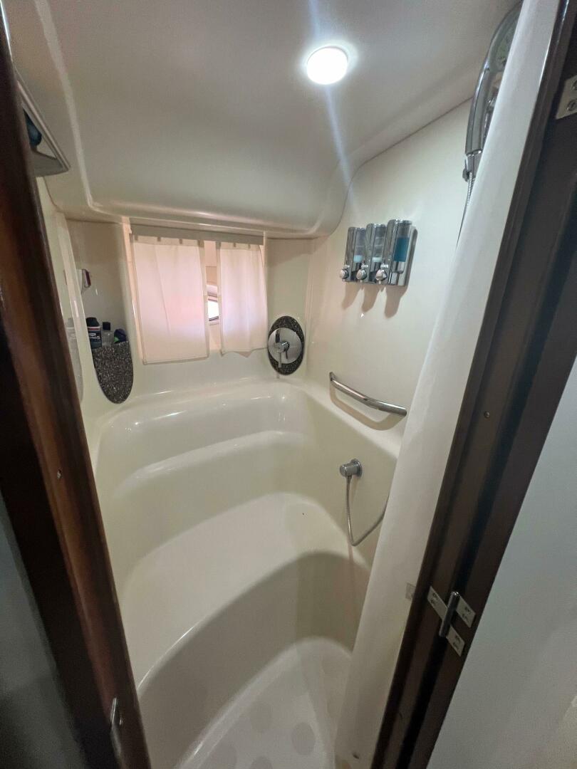 Slide: The Image of Sea Ray 44 Sundancer 2008 - 4772216