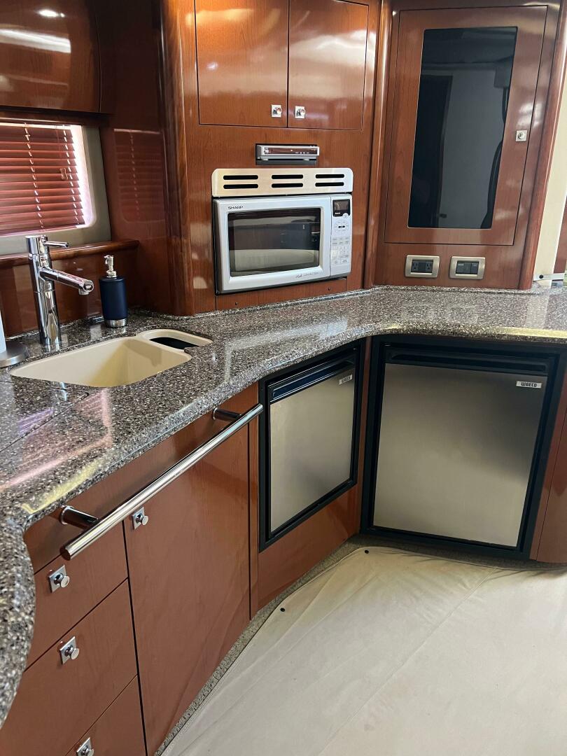 Slide: The Image of Sea Ray 44 Sundancer 2008 - 4772194