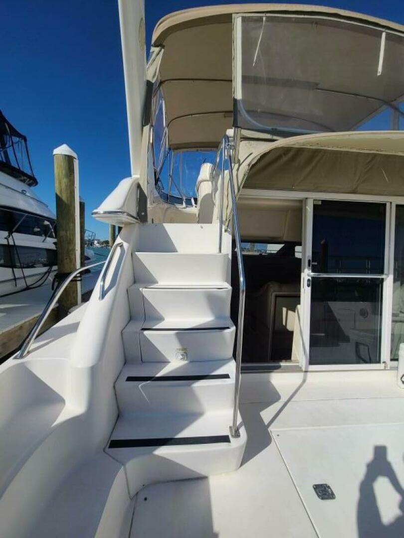 Slide: The Image of Sea Ray 450 Express Bridge 2000 - 17
