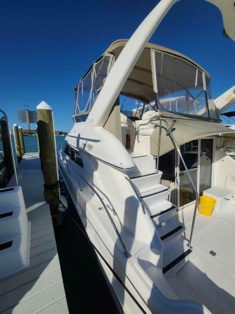 Slide: The Image of Sea Ray 450 Express Bridge 2000 - 56