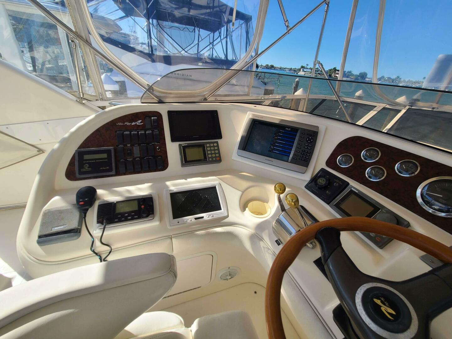 Slide: The Image of Sea Ray 450 Express Bridge 2000 - 59
