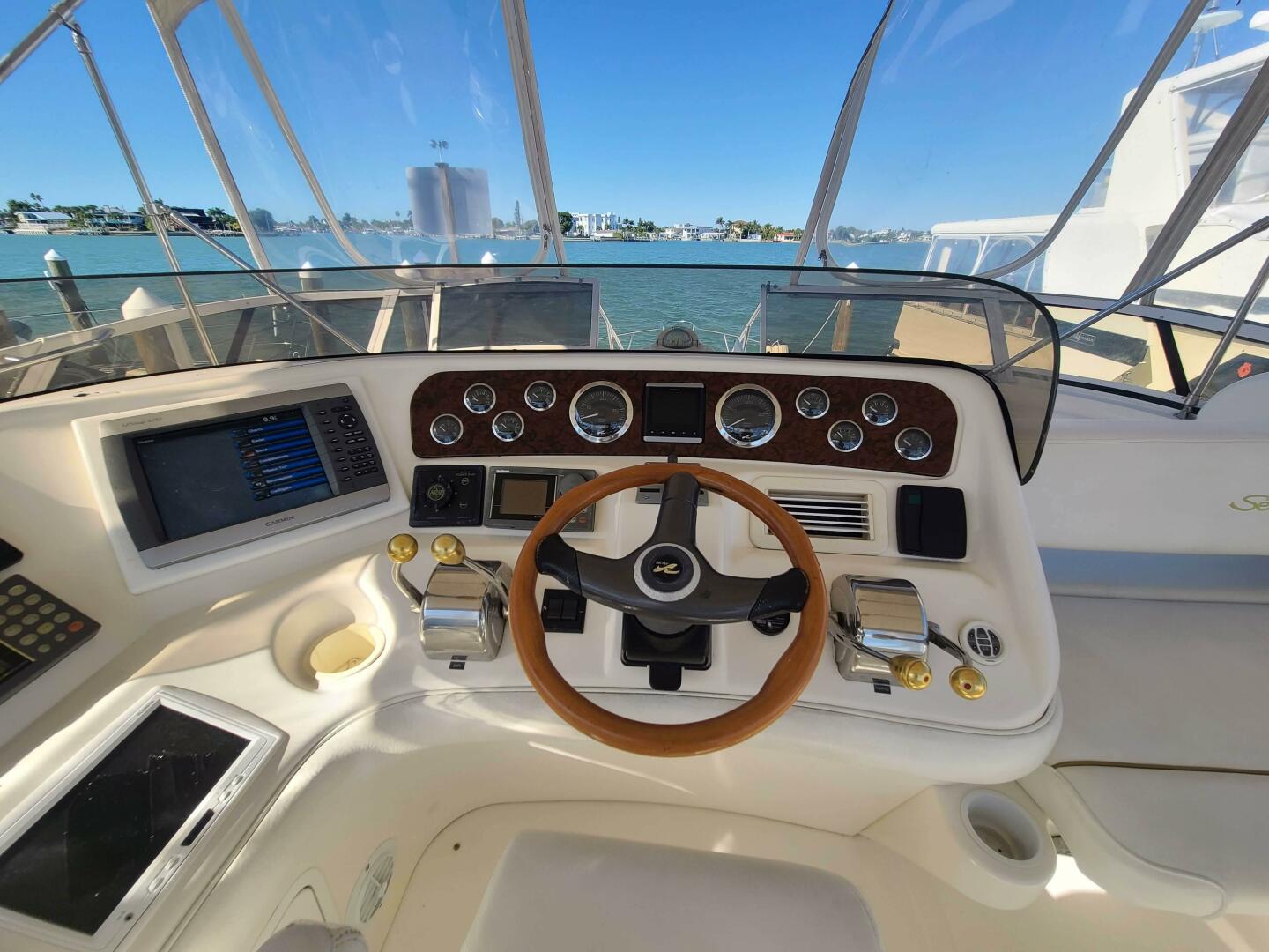 Slide: The Image of Sea Ray 450 Express Bridge 2000 - 62