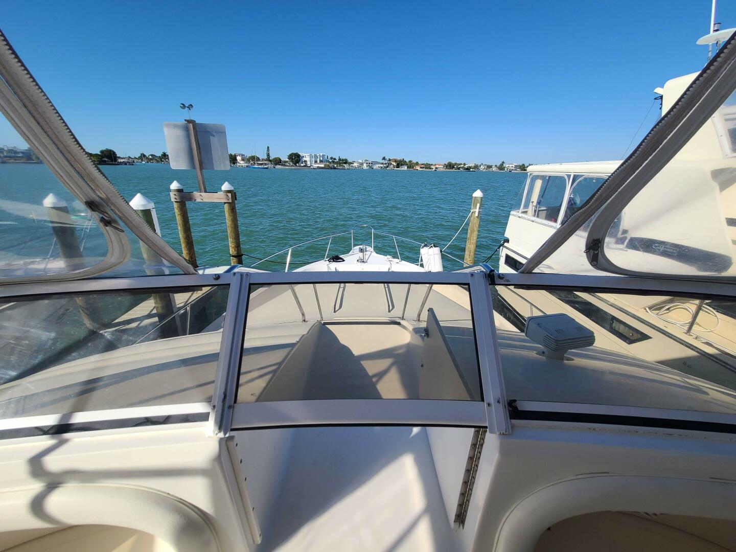 Slide: The Image of Sea Ray 450 Express Bridge 2000 - 68