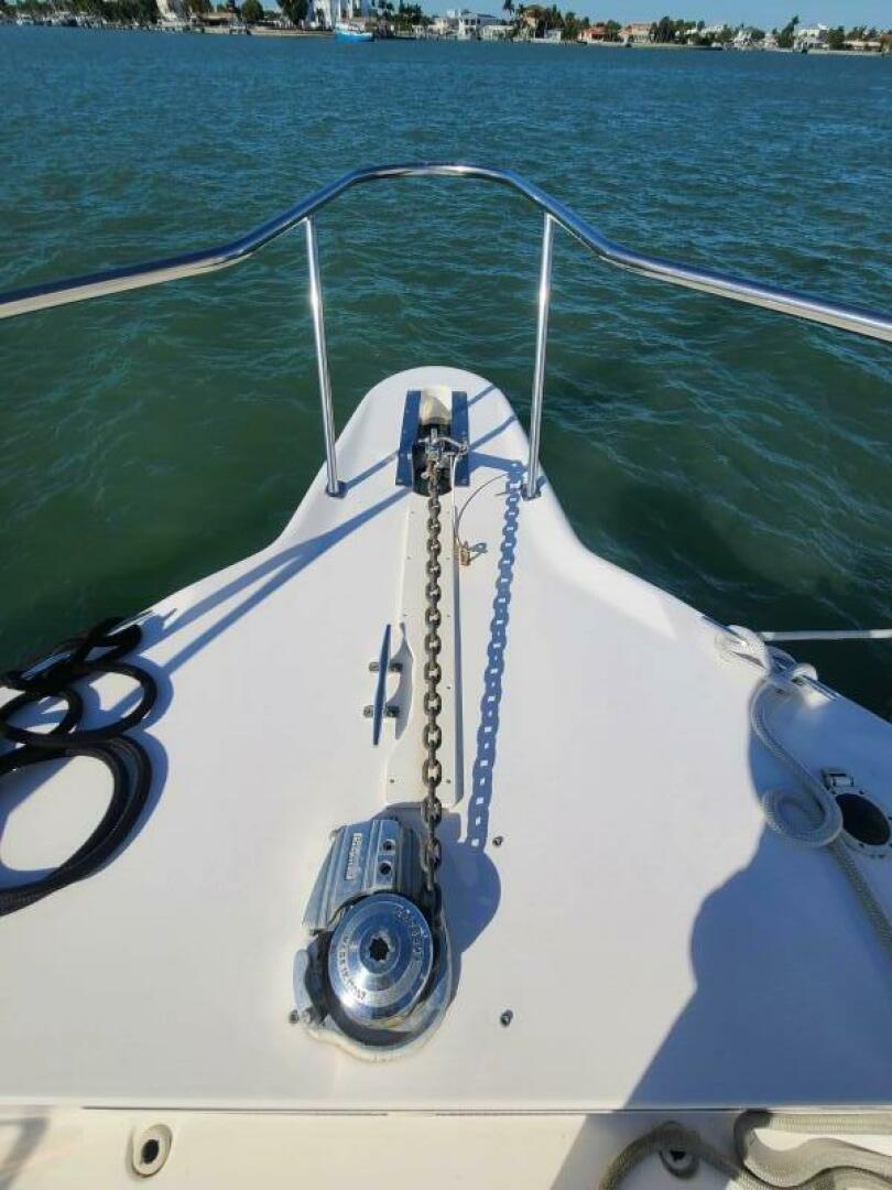 Slide: The Image of Sea Ray 450 Express Bridge 2000 - 72