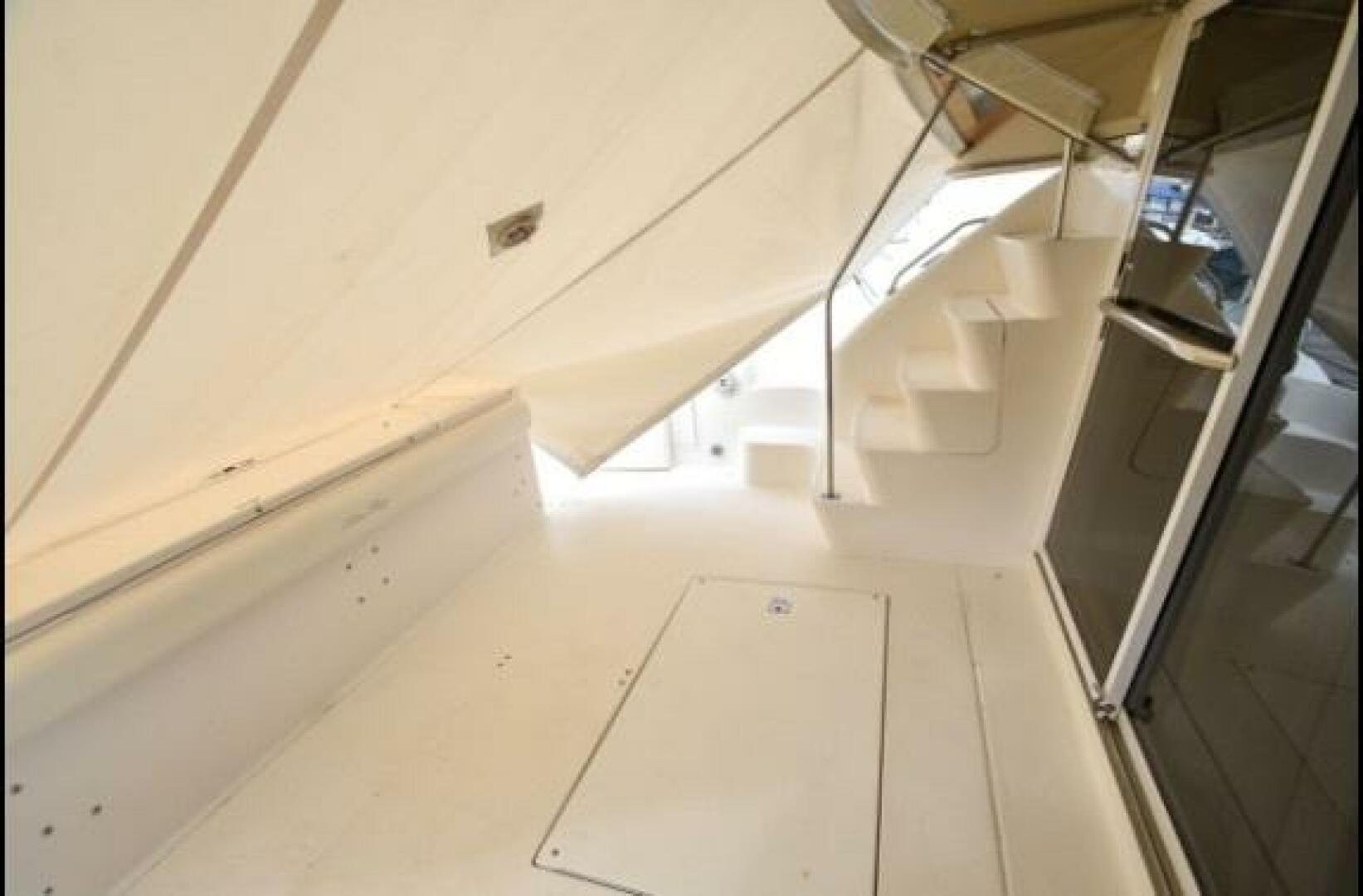 Slide: The Image of Sea Ray 450 Express Bridge 2000 - 76