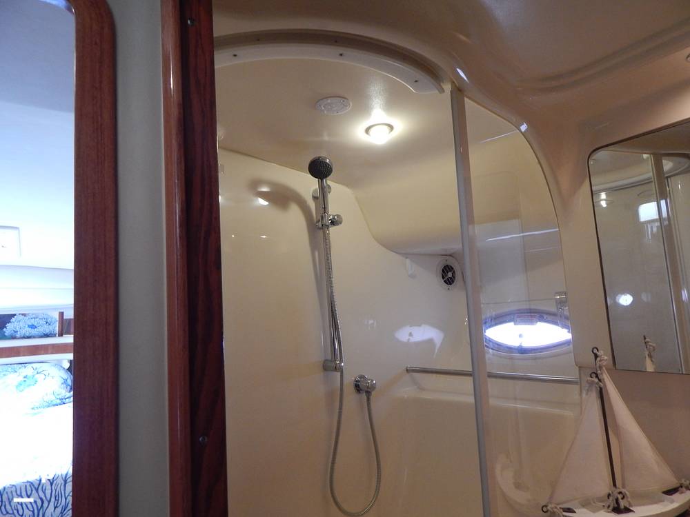 Slide: The Image of Sea Ray 450 Express Bridge 2003 - 15509061