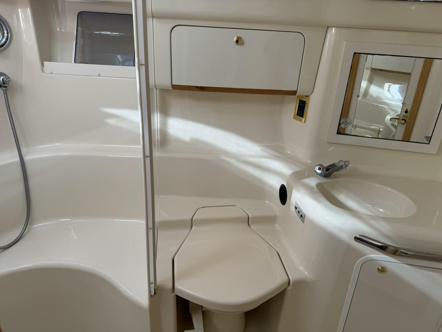 Slide: The Image of Sea Ray 450 Sundancer 1997 - 4732924