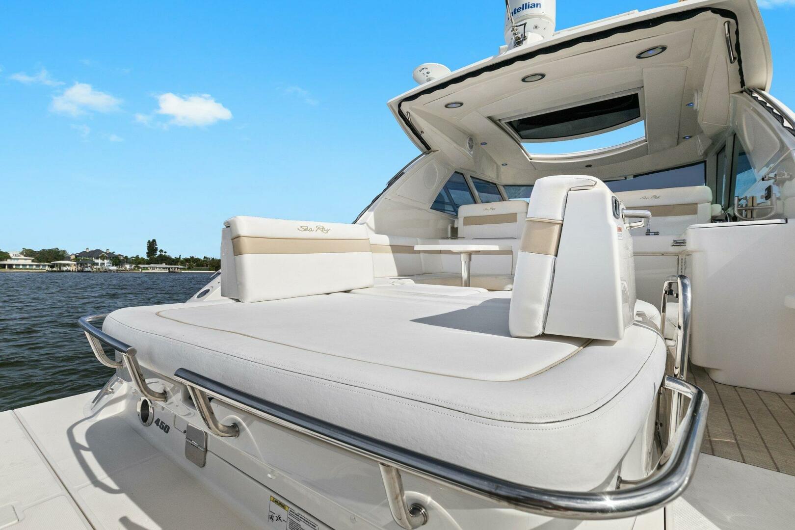 Slide: The Image of 2010 45 Sea Ray Sundancer - Cockpit - 4642272