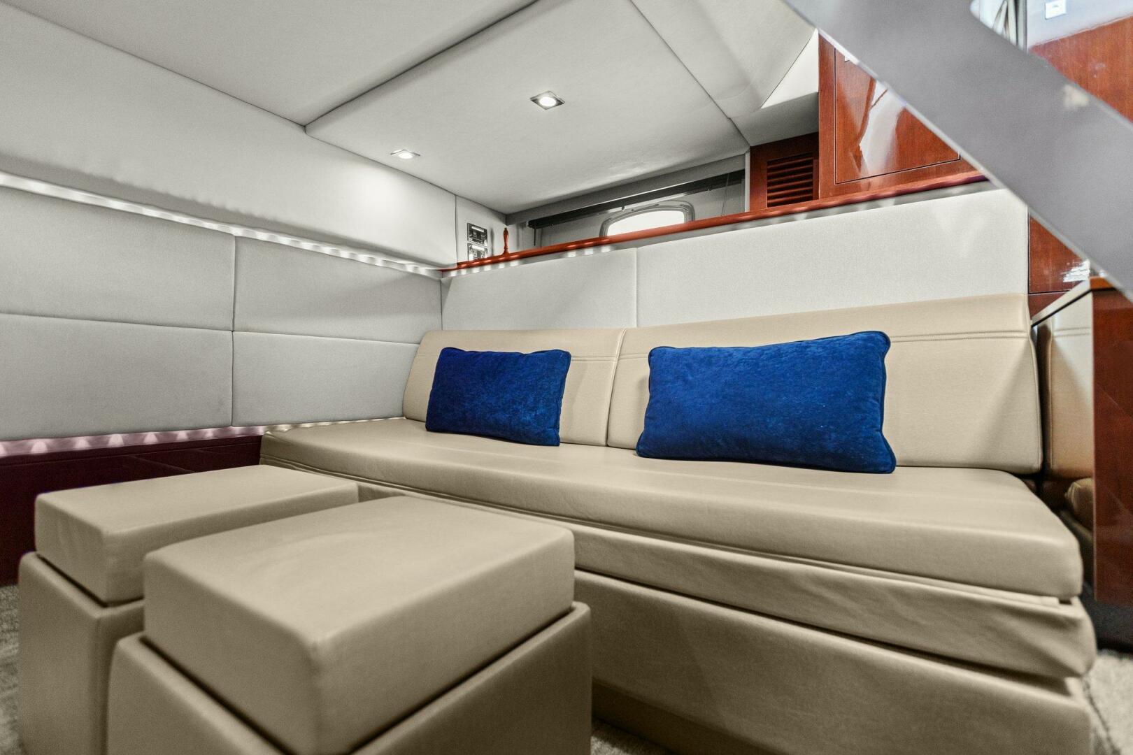 Slide: The Image of 2010 45 Sea Ray Sundancer - Mid Stateroom - 4642244