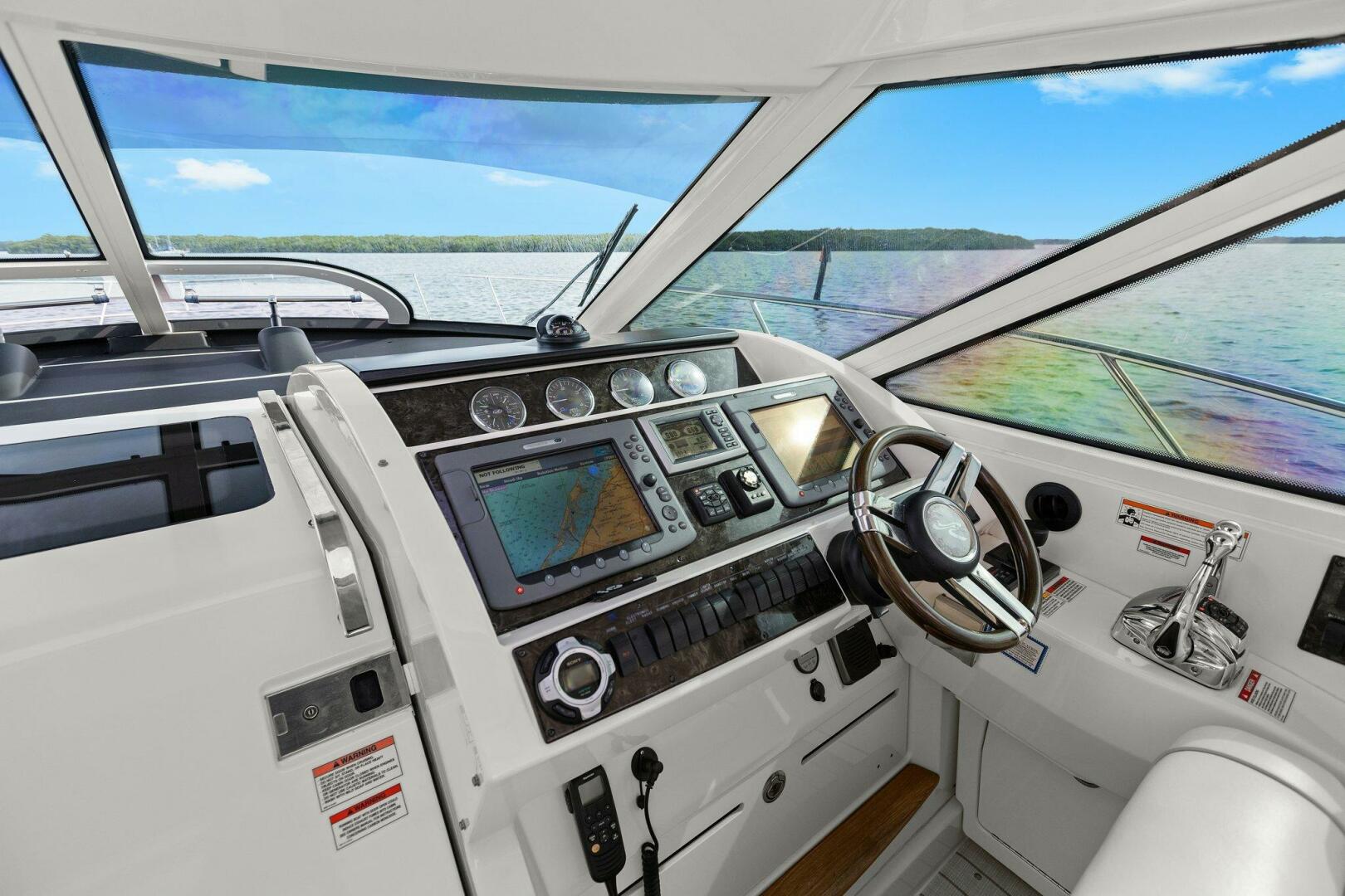 Slide: The Image of 2010 45 Sea Ray Sundancer - Helm/Electronics - 4642254