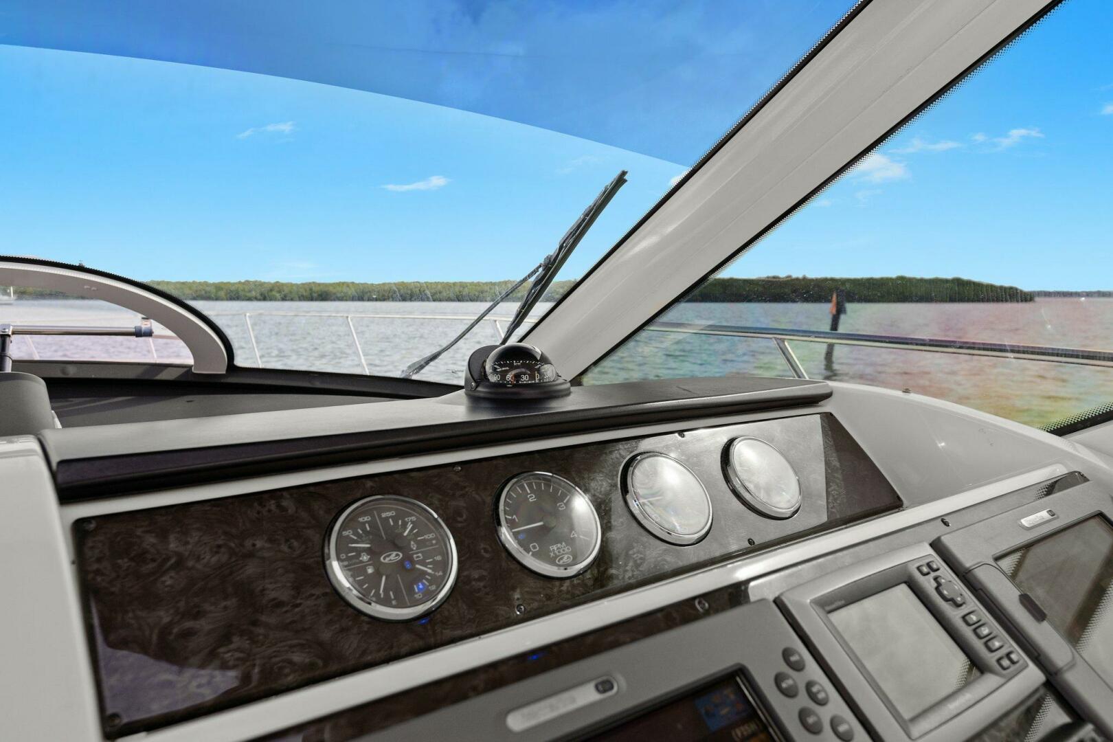 Slide: The Image of 2010 45 Sea Ray Sundancer - Helm/Electronics - 4642255