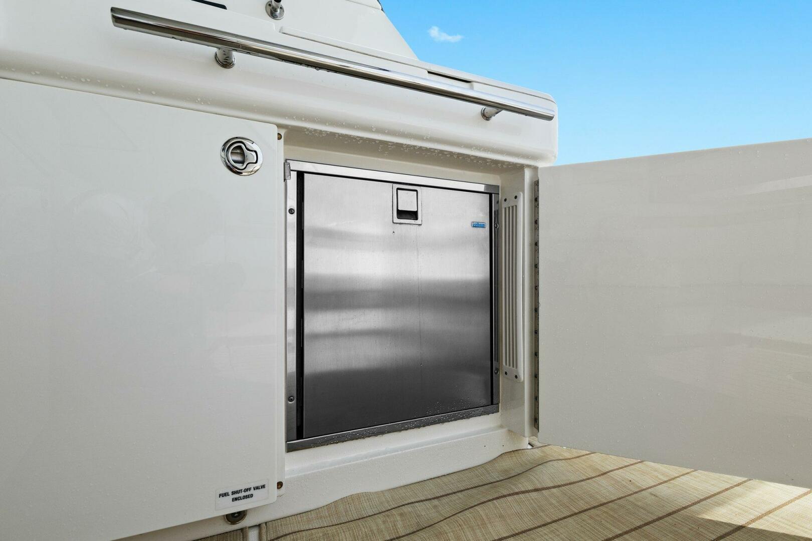 Slide: The Image of 2010 45 Sea Ray Sundancer - Cockpit - 4642266