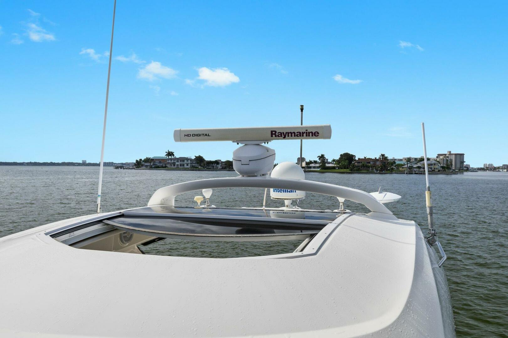 Slide: The Image of 2010 45 Sea Ray Sundancer - Helm Sunroof - 4642273