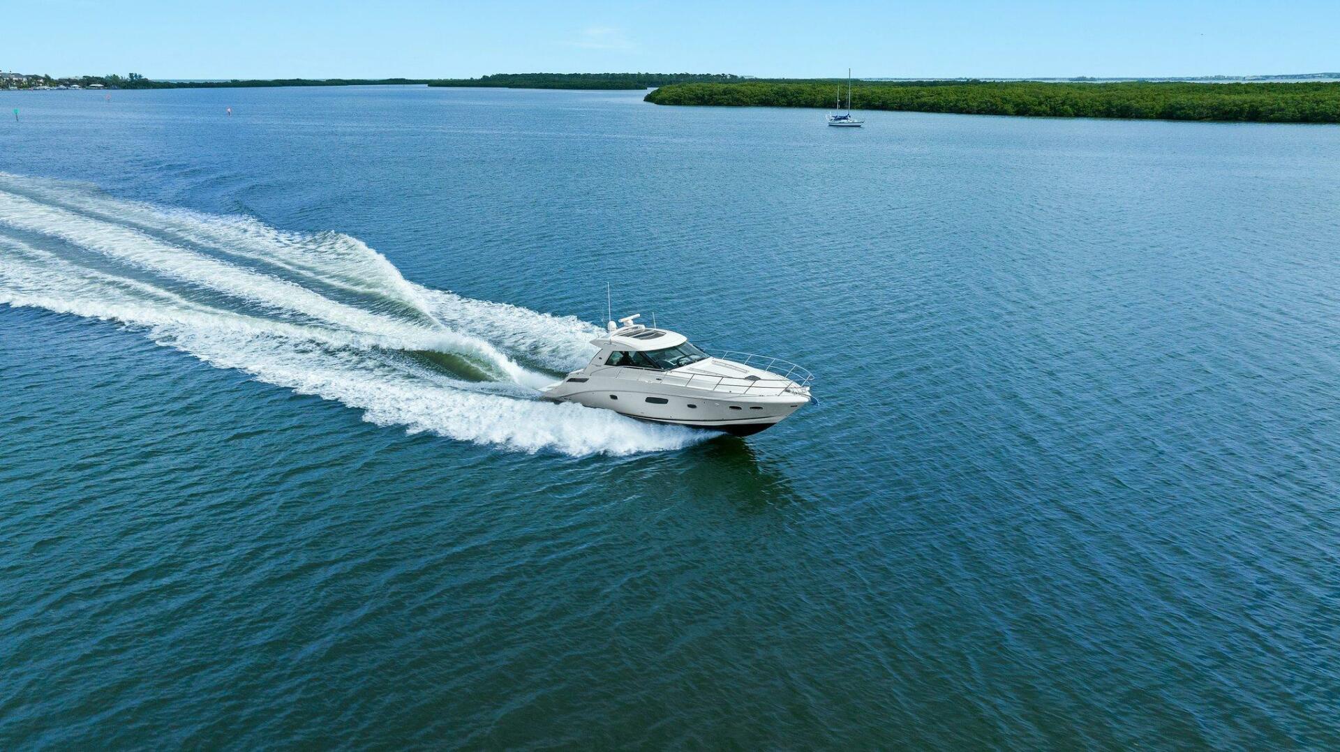 Slide: The Image of 2010 45 Sea Ray Sundancer - Running Profile - 4642292