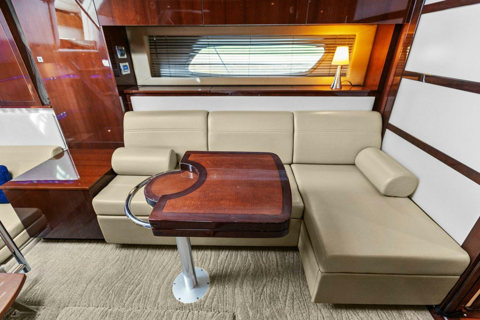 Slide: The Image of 2010 45 Sea Ray Sundancer - Salon - 4642237