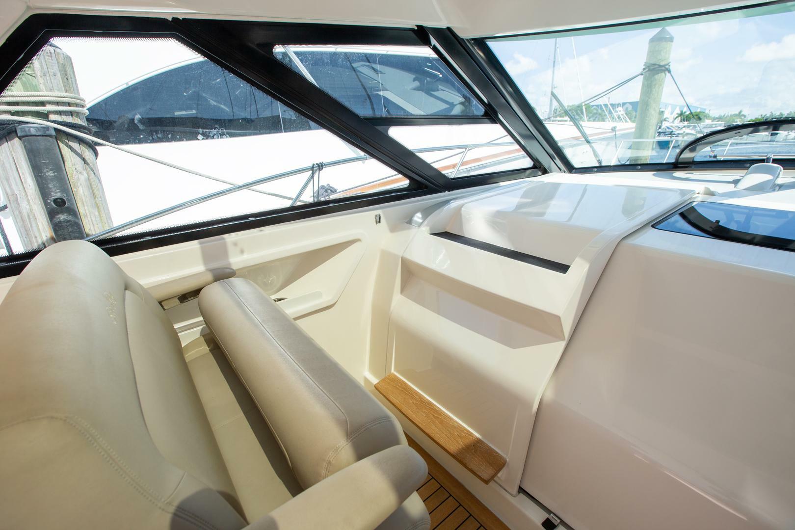 Slide: The Image of Sea Ray 450 Sundancer 2015 - 5385561
